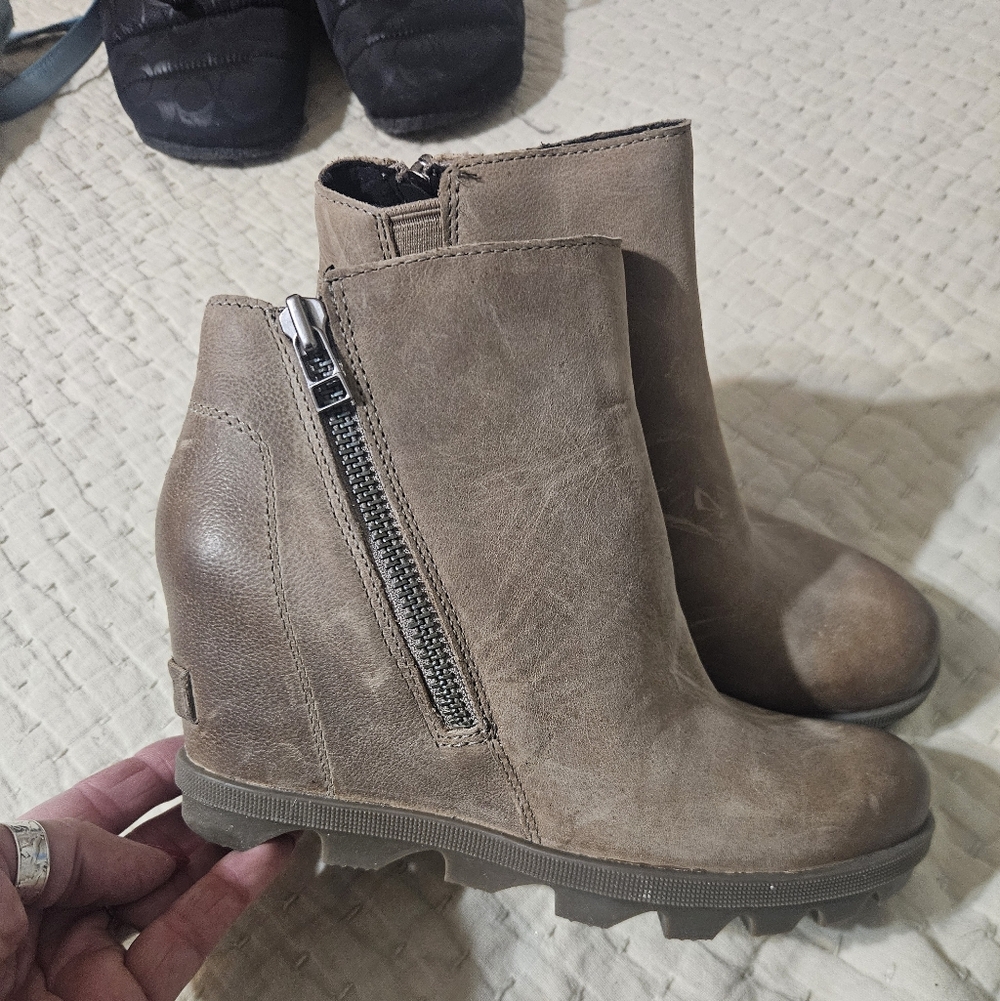 Sorel Wedges